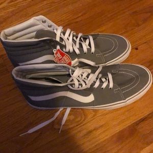 M size 12 vans